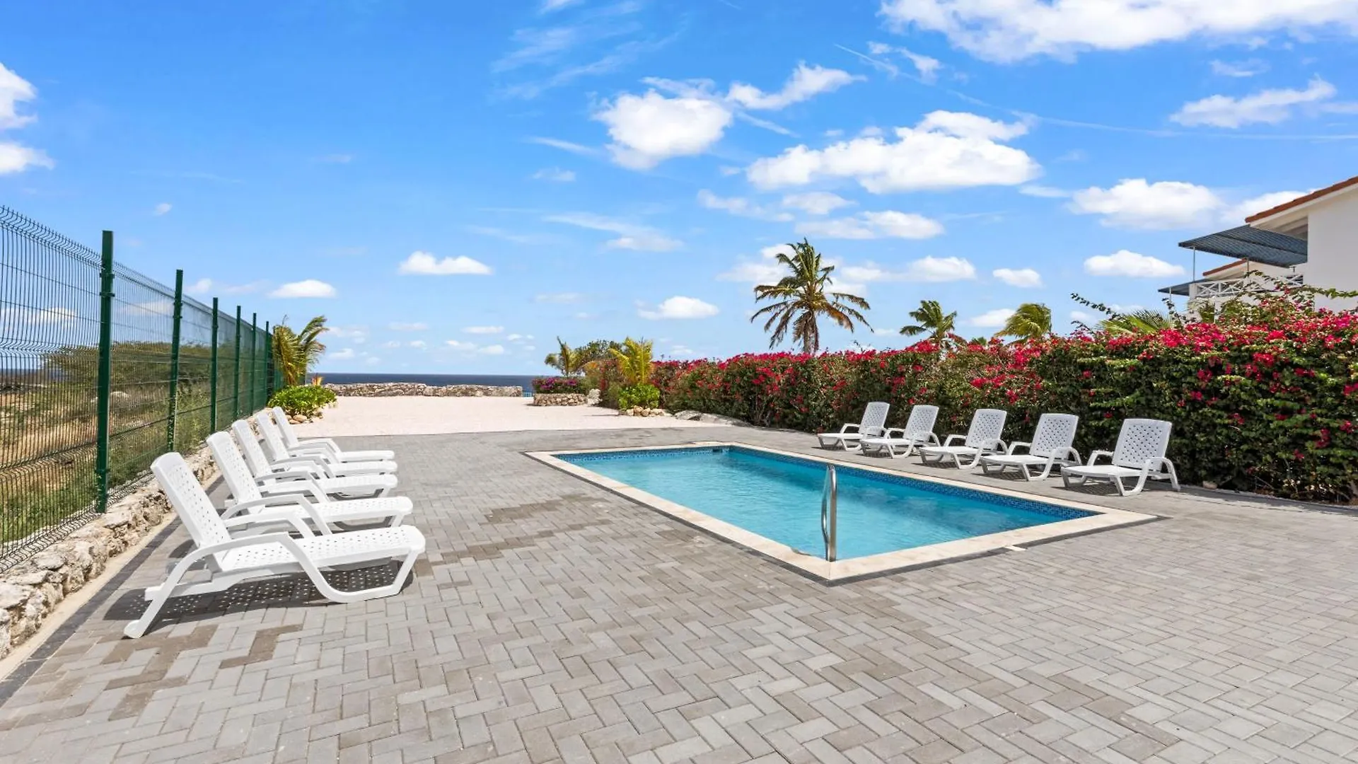 Punta Azul Ocean Resort 5B Westpunt Curacao