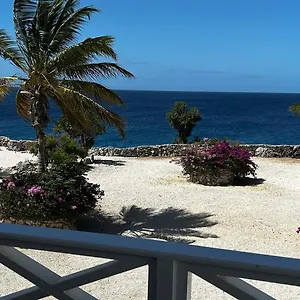Marazul Dive Resort. 3 Bedroom Seafront House. Dive, Snorkel, Enjoy Amazing Sunsets Holiday home